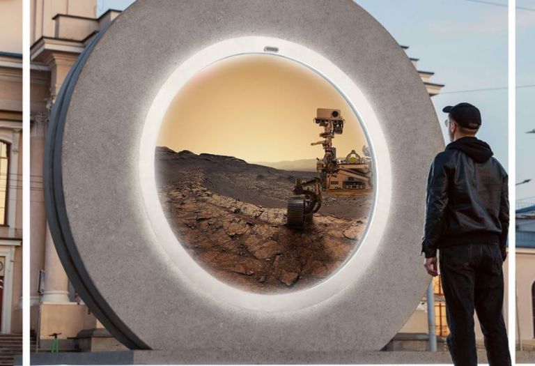 Μια «Πύλη» συνδέει κατοίκους πόλεων που απέχουν χιλιόμετρα