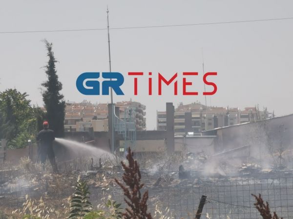 Θεσσαλονίκη: Πυρκαγιά στο Φοίνικα κοντά στο αμαξοστάσιο του ΟΑΣΘ