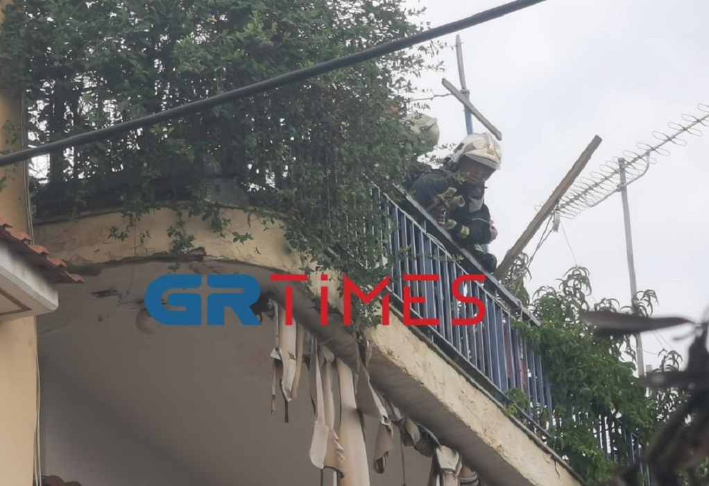 Tραγωδία στη Θεσσαλονίκη: Νεκρός ο άνδρας που έβαλε φωτιά στο σπίτι του και πυροβολούσε με καραμπίνα