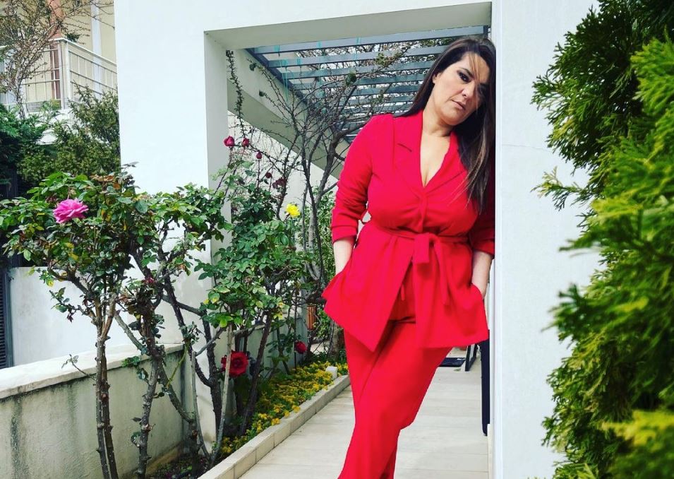 Κατερίνα Ζαρίφη: Ποζάρει με μαγιό και το Instagram την αποθεώνει