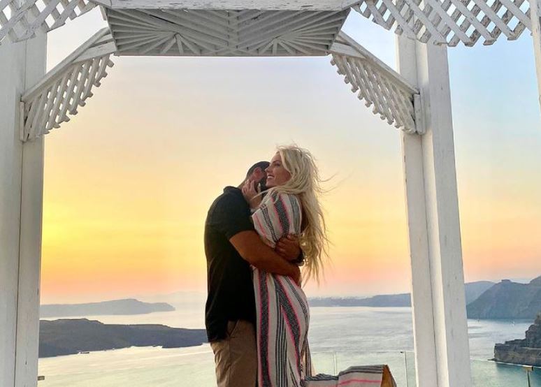 Τζούλια Νόβα: Έγκυος στο πρώτο της παιδί