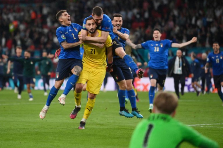 Πρωταθλήτρια Ευρώπης η Ιταλία - Πήρε το EURO στα πέναλτι η «Σκουάντρα Ατζούρα» (3-2)