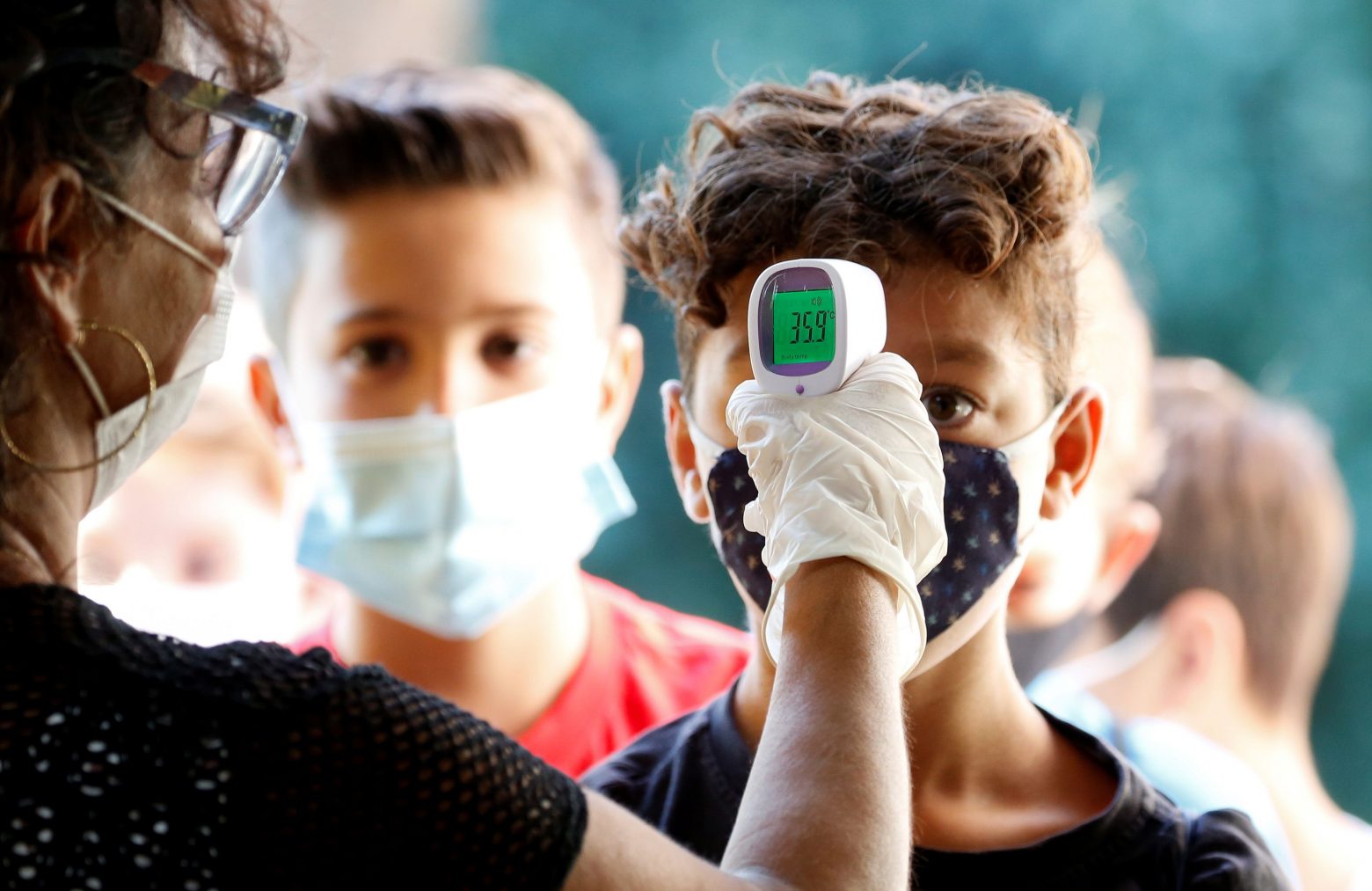 Κοροναϊός: Πηγή νέων μεταλλάξεων οι συνεχείς μολύνσεις των παιδιών - Γιατί αποφασίστηκε ο εμβολιασμός των 12-15