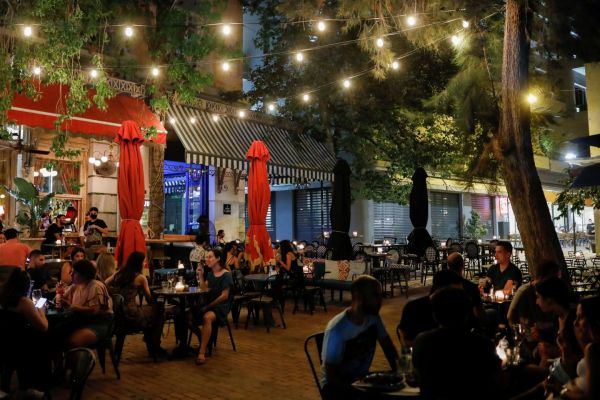 Κοροναϊός: «Φρένο» Σκέρτσου στην επιβολή νέων μέτρων – Τι θα γίνει με τη μάσκα και τους κλειστούς χώρους