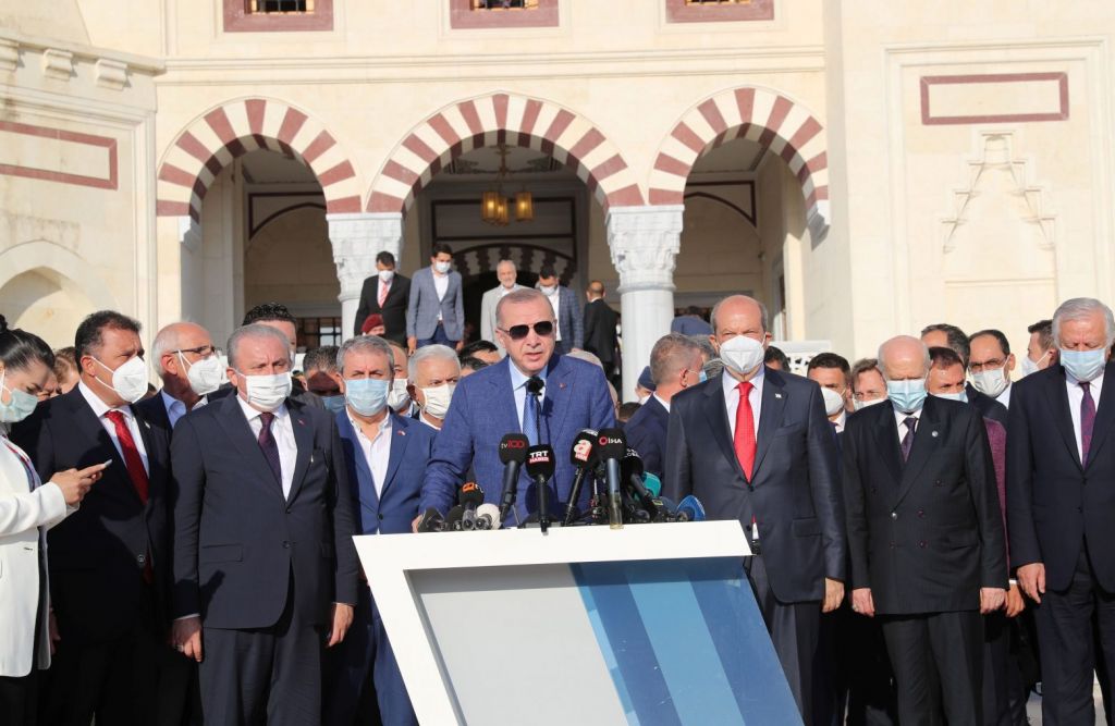Βαρώσια: Ερντογάν – Τατάρ ανακοίνωσαν άρση στρατιωτικού καθεστώτος σε τμήμα της περιοχής