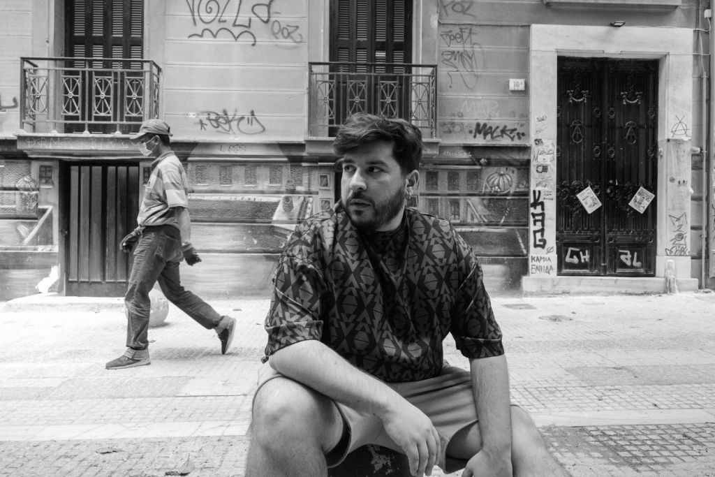 «Αυτή η πόλη»: Ο Silot διασκευάζει Μίκρο χορεύοντας