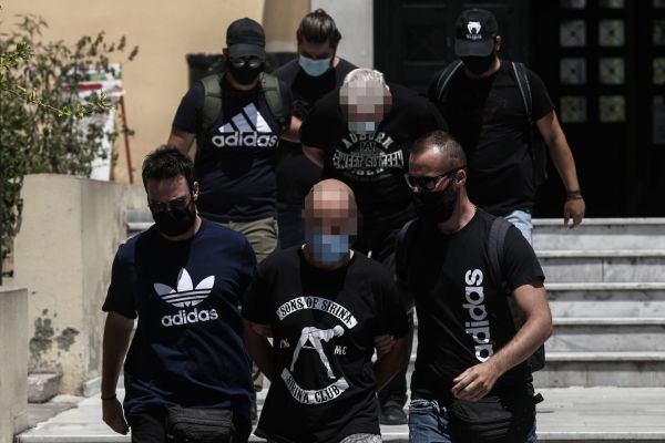 Ηλιούπολη: Προς δημοσιοποίηση τα στοιχεία του αστυνομικού που εξέδιδε τη 18χρονη