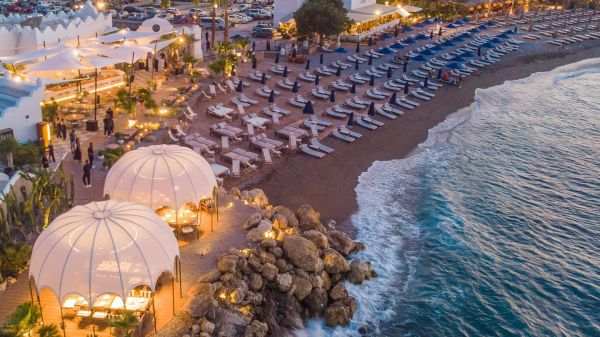 Μέσα στον εμβληματικό Nαυτικό Όμιλο της Ρόδου που άνοιξε ξανά τις πόρτες του