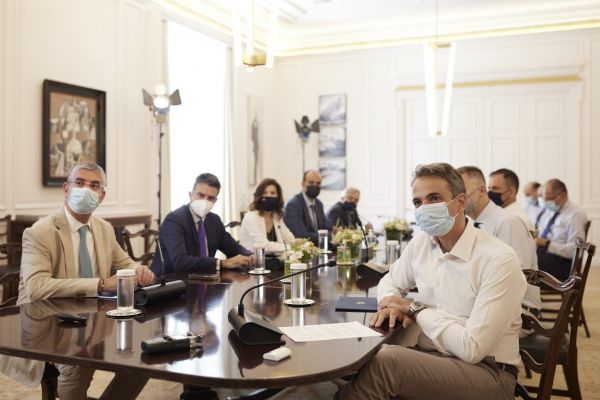 Εγκριση «ΕΣΠΑ 2021-2027»: Tηλεδιάσκεψη Μητσοτάκη με Επίτροπο Συνοχής και Μεταρρυθμίσεων ΕΕ