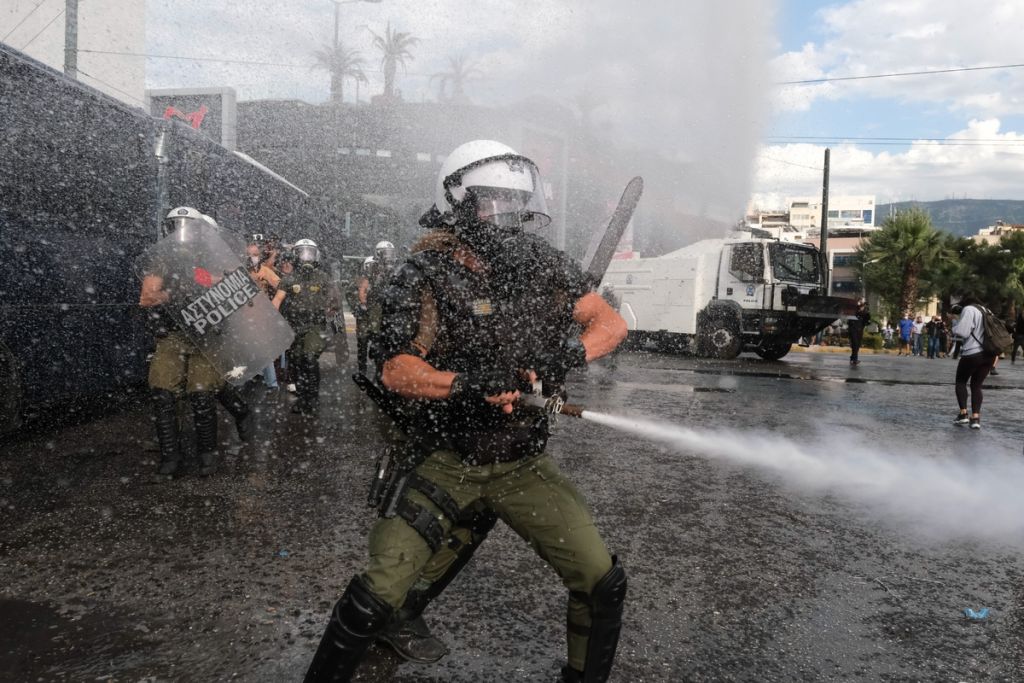 Διεθνής Αμνηστία: Οι ελληνικές Αρχές κάνουν κατάχρηση εξουσίας για να καταπατήσουν το δικαίωμα στη διαμαρτυρία