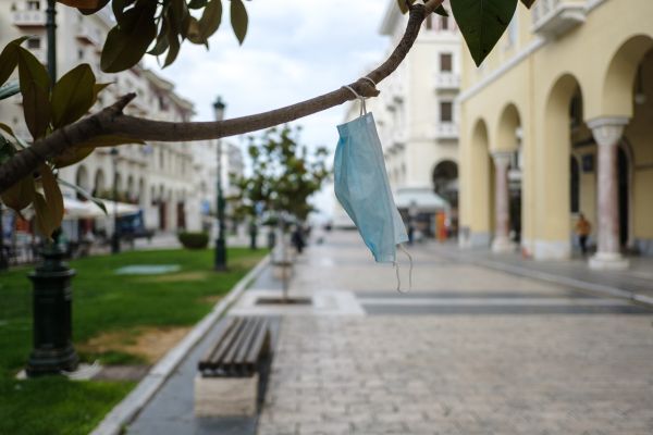 Κοροναϊός: Πού εντοπίζονται τα 801 κρούσματα – Δείτε αναλυτικά τον χάρτη της διασποράς