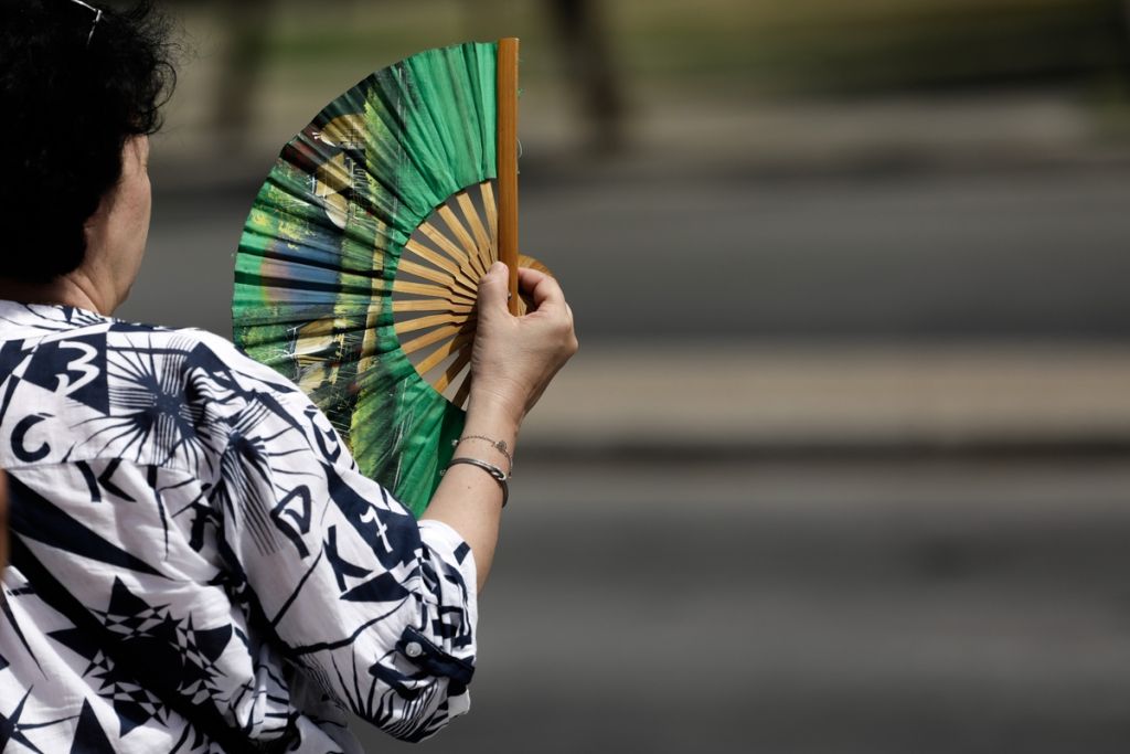 Καιρός: Τους 39 βαθμούς άγγιξε η θερμοκρασία σήμερα – Πότε υποχωρεί η ζέστη