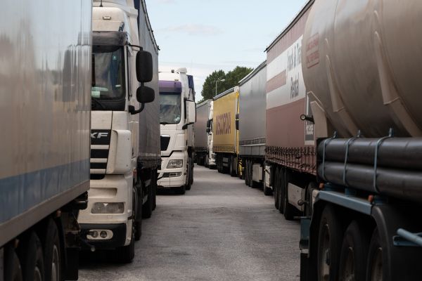 Έλεγχοι της Τροχαίας Αττικής σε φορτηγά τον Ιούνιο: Στο 70% οι παραβάσεις