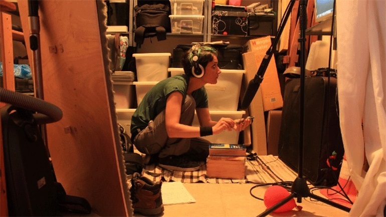 Θεσσαλονίκη: Σε ένα μικρό στούντιο παράγονται οι ήχοι που «ντύνουν» διεθνείς κινηματογραφικές παραγωγές