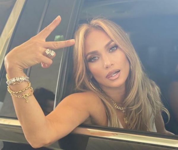 Jennifer Lopez: Γενέθλια με «καυτά» φιλιά στο Instagram με τον Μπεν Άφλεκ