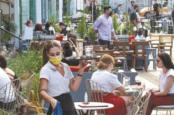 Ερευνα – Κοροναϊός: Επιμένουν τα συμπτώματα ακόμη και οκτώ μήνες μετά