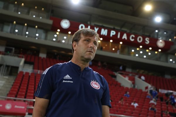 Τα χρόνια πολλά του Ολυμπιακού στον Πέδρο Μαρτίνς