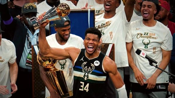 Νέο βιβλίο για την ζωή του Αντετοκούνμπο: Η εκτόξευση στ’ αστέρια