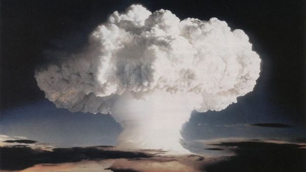 90 χρόνια «ΤΑ ΝΕΑ»: Το «Μανιφέστο Ράσελ – Αϊνστάιν» κατά των πυρηνικών όπλων