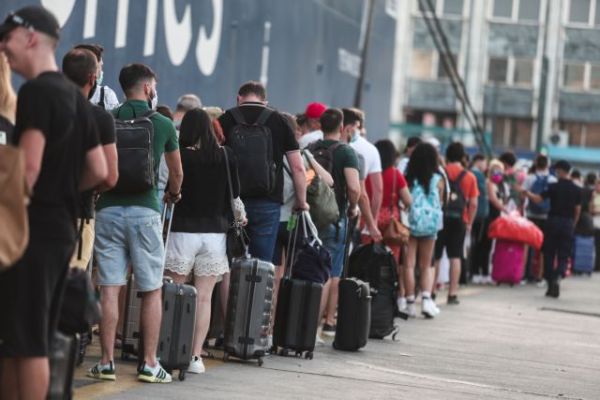 Κοροναϊός – Συναγερμός για την κορύφωση της πανδημίας – Ξεφεύγει η κατάσταση στα νησιά