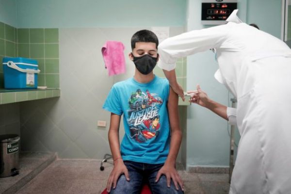 Εμβόλιο: Ανοίγει η πλατφόρμα για τους εφήβους 15-17 ετών – Σήμερα οι ανακοινώσεις