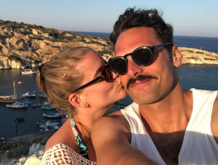 Γιώργος Παπαγεωργίου – Η αλλαγή στην εμφάνισή του λίγο πριν τον γάμο του με τη Δανάη Μιχαλάκη