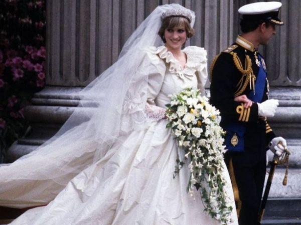 Πριγκίπισσα Νταϊάνα: Σε δημοπρασία ένα κομμάτι από την… γαμήλια τούρτα της