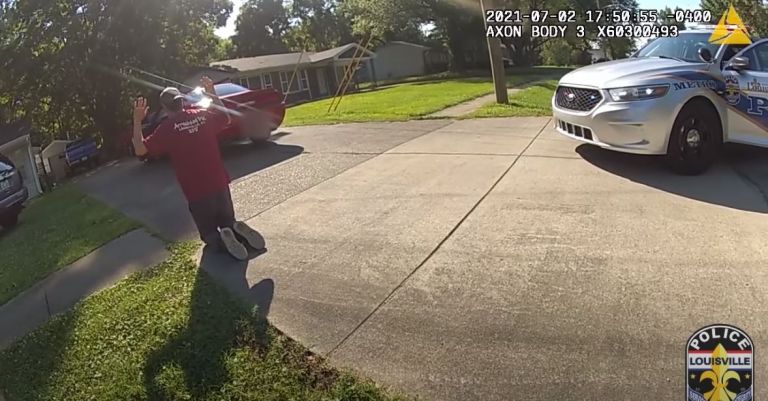 Κεντάκι: Η στιγμή που η αστυνομία σώζει 6χρονή από τον απαγωγέα της