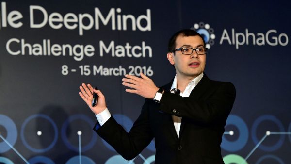 Editorial Ta Nea: Feat