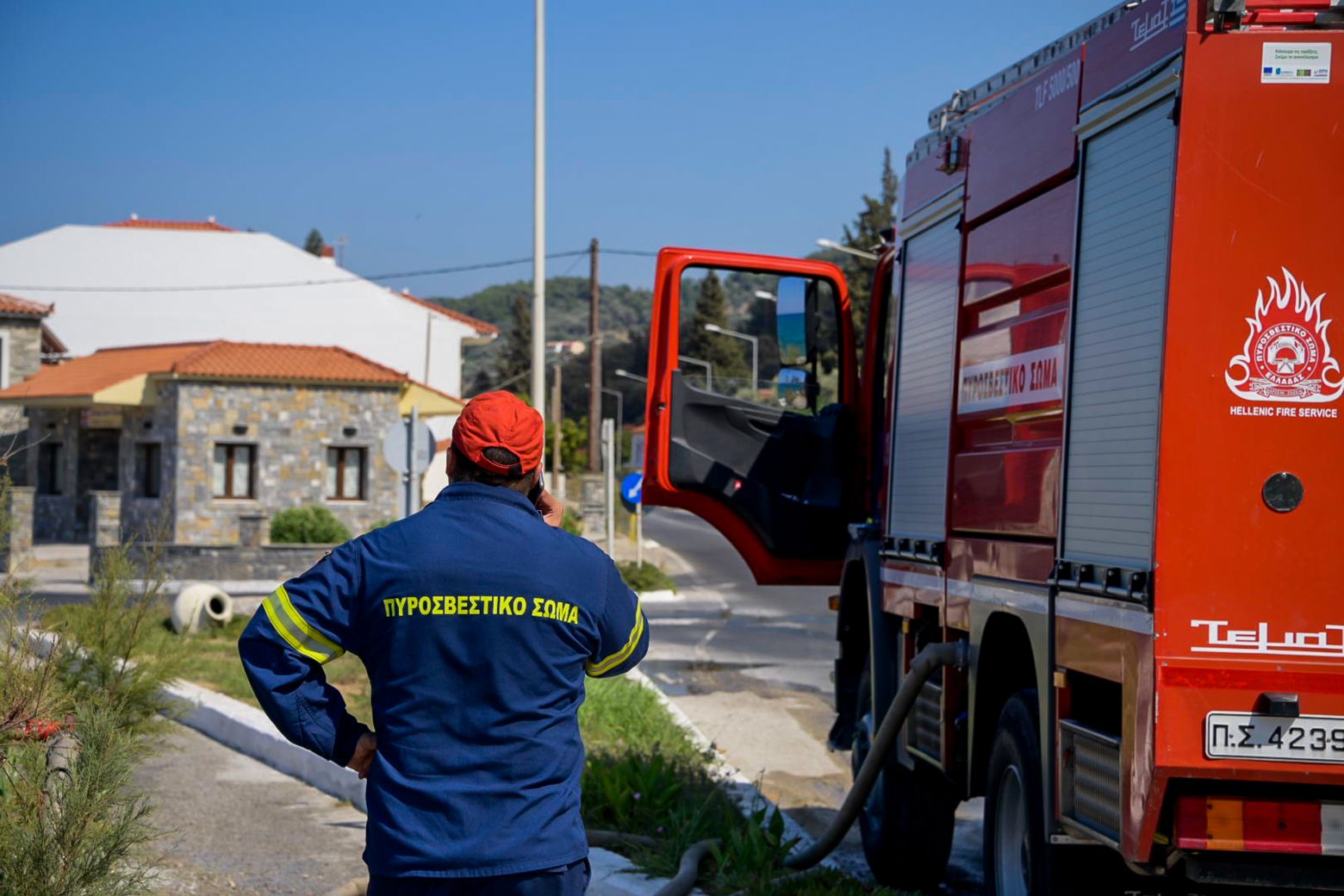 Κηφισιά: Φωτιά σε χαμηλή βλάστηση - Δεν απείλησε κατοικίες