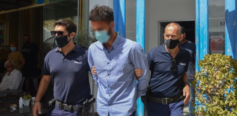 Φολέγανδρος: Καταπέλτης εισαγγελέας και ανακριτής για τον 30χρονο – «Τη δολοφόνησε για ασήμαντη αφορμή, μπορεί να διαπράξει και άλλα εγκλήματα»