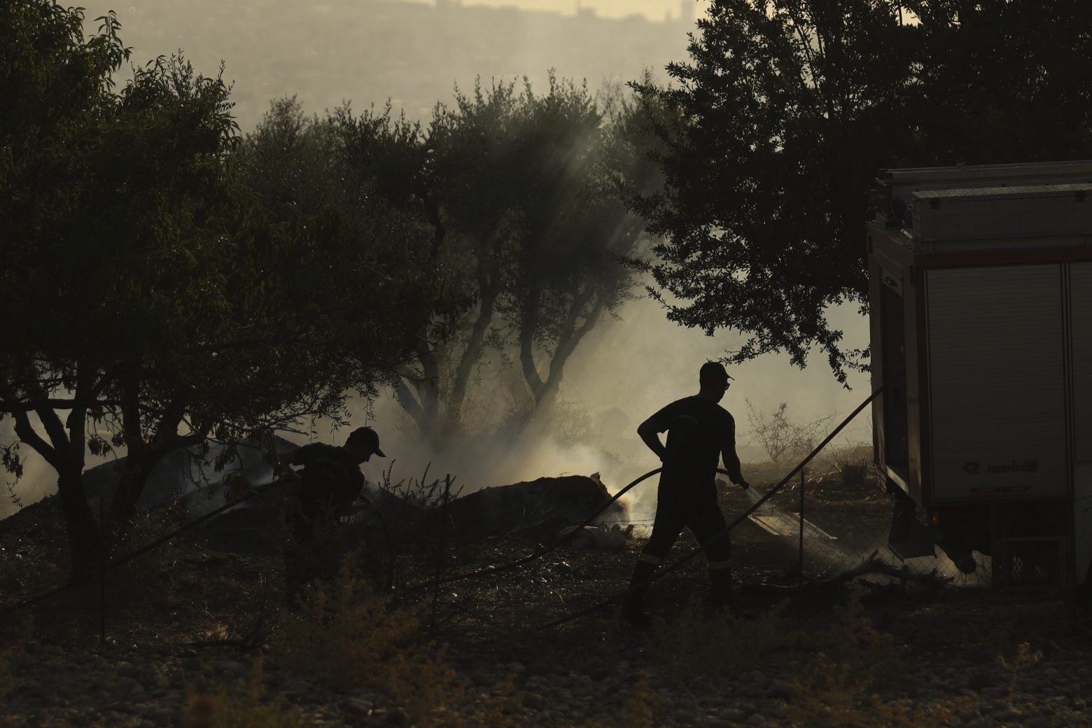Αχαΐα: Βελτιωμένη η εικόνα στη Δροσιά - Οριοθετήθηκε η φωτιά στην Ελεκίστρα