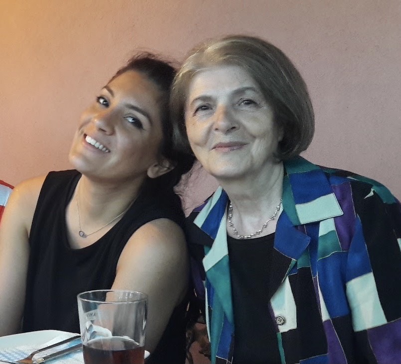 Θεσσαλονίκη: Στα 76 της χρόνια πήρε απολυτήριο λυκείου με 19,8 παραδίδοντας μαθήματα ζωής