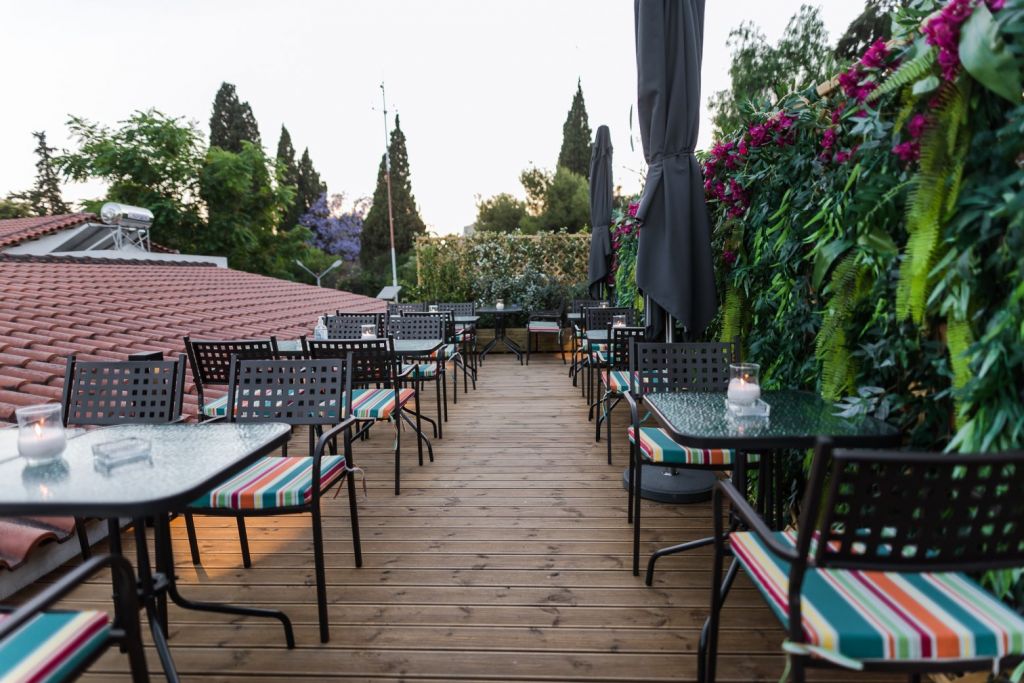 Ramblas: Ένα ολοκαίνουργιο all-day spot μας καλεί να ξαναγνωρίστουμε με την Αθήνα – και την ελληνική κουζίνα