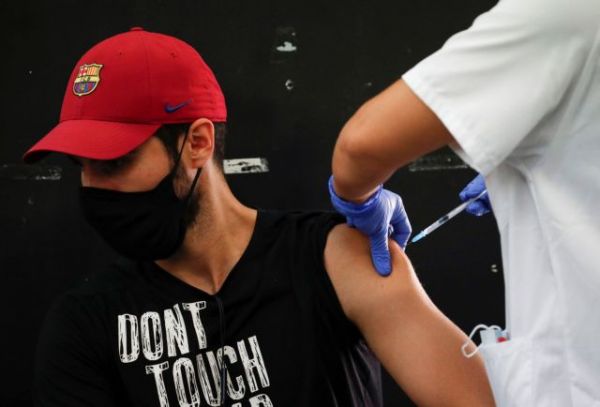 Κοροναϊός: Αυξάνεται η ανοσία των εμβολιασμένων όταν εκτίθενται στον ιό;