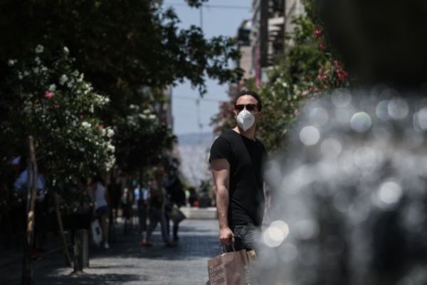 Καιρός: Πώς εξηγείται μετεωρολογικά ο καύσωνας διαρκείας που θα «χτυπήσει» τη χώρα