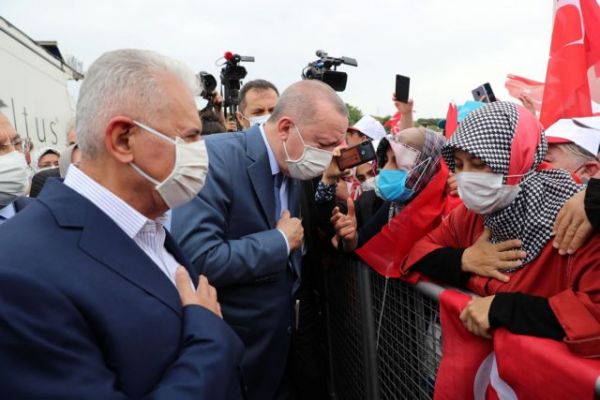 Γερμανικά ΜΜΕ: Ο Ερντογάν ηθικός αυτουργός της επίθεσης στον τούρκο δημοσιογράφο