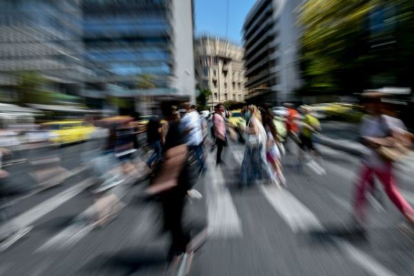 Παυλάκης: Πιθανό να δούμε 3.000 κρούσματα ακόμη και σήμερα – Στα πάρτι, ο ένας κολλάει 100