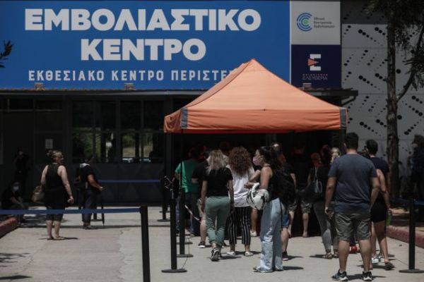 Βασιλακόπουλος: Για να επιτευχθεί ανοσία της αγέλης χωρίς εμβολιασμό, χρειάζεται να νοσήσουν 4 εκατ.
