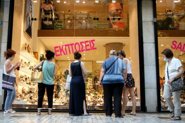 Θερινές εκπτώσεις: Ενθαρρυντικά τα πρώτα δείγματα από την αγορά – Τι πρέπει να προσέχουν οι καταναλωτές