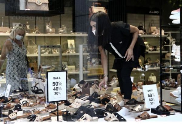 Εκπτώσεις: Ανοιχτά τα καταστήματα την Κυριακή