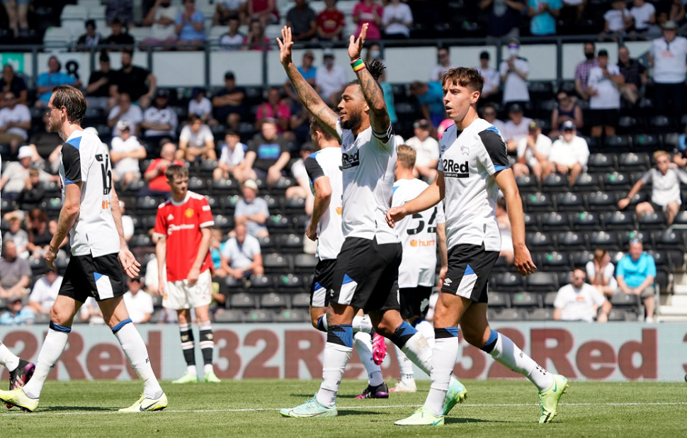 Πρώην παίκτης του Ολυμπιακού «κάρφωσε» την Μάντσεστερ Γιουνάιτεντ (vid)