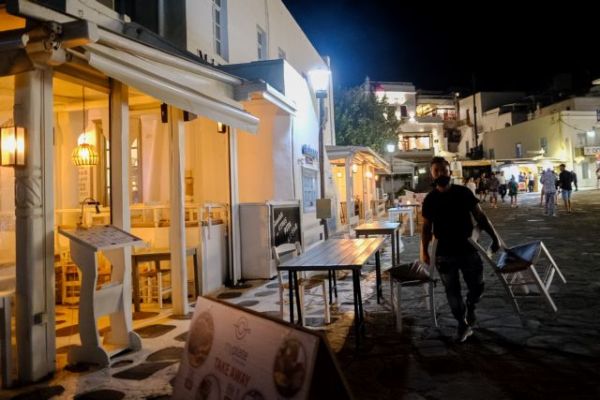 Πελώνη: Ενας στους δύο νοσηλευόμενους είναι κάτω των 54 ετών