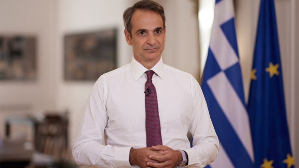 Mitsotakis announces compulsory vaccination of healthcare workers, military in televised address