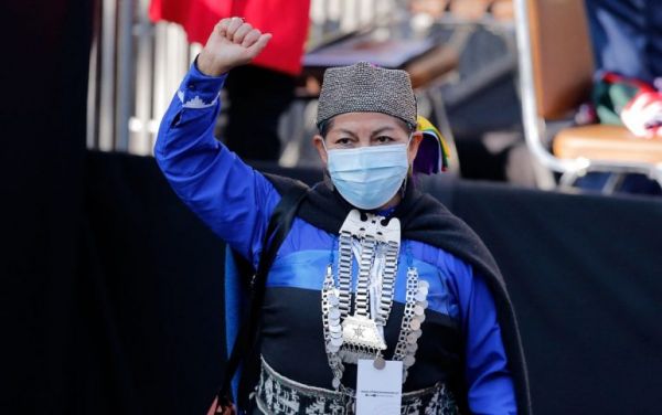 Χιλή: Ελίζα Λόνσον από την απόλυτη φτώχεια στην συγγραφή του νέου Συντάγματος της Χιλής.