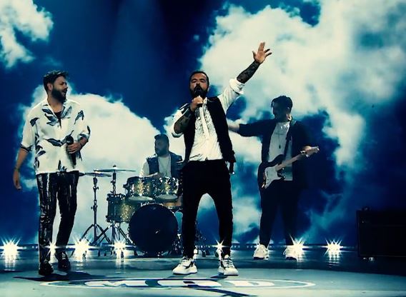 «Σπάω τα ρολόγια»: Τριαντάφυλλος και Alcatrash στην επιτυχία του καλοκαιριού