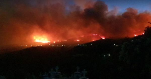 Κεφαλονιά: Ολονύχτια μάχη με τις φλόγες – Εκκενώνονται πολλοί οικισμοί
