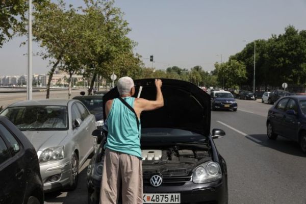 Καύσωνας – Σε Χαλκιδική και Πιερία ξεχύθηκαν οι Θεσσαλονίκεις – Μποτιλιάρισμα στους δρόμους