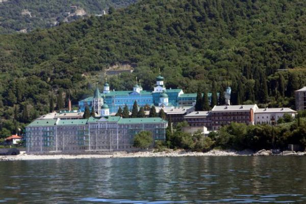 Άγιο Όρος: Εντοπίστηκε κρούσμα της μετάλλαξης Δέλτα – Σε κρίσιμη κατάσταση μοναχός