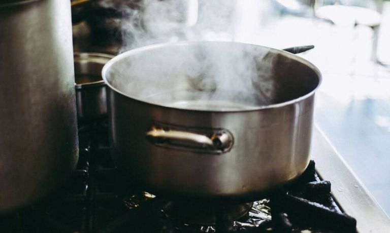 Ιράκ: Σεφ έπεσε σε καζάνι με καυτή σούπα και πέθανε